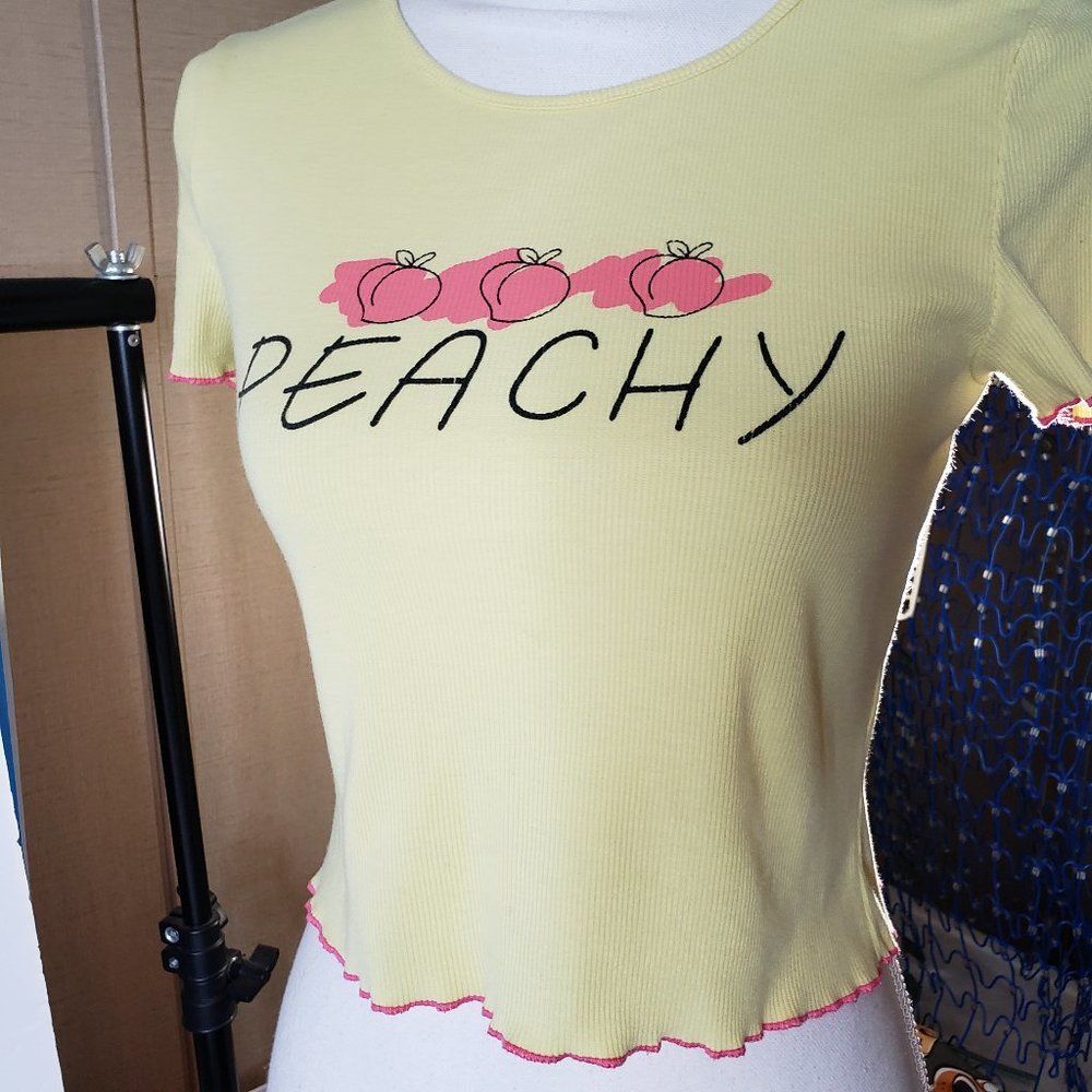 Cute Yellow Ribbed "Peachy" Crop Top Jrs L large Stretch Pink Trim Shirt